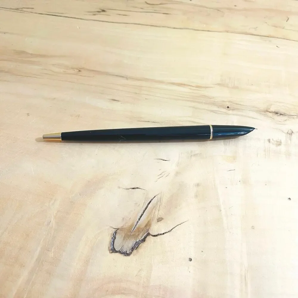 Vtg PARKER 51 Iconic Hooded Fountain Pen Nib Classic Lucite